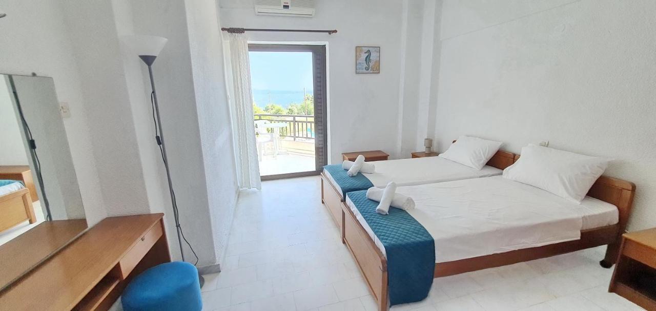 Hotel Pashos كريوبيجي المظهر الخارجي الصورة