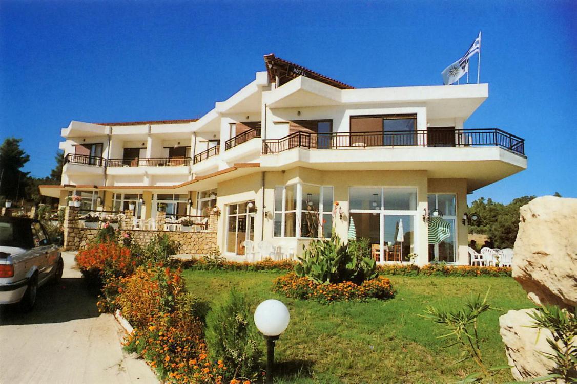 Hotel Pashos كريوبيجي المظهر الخارجي الصورة