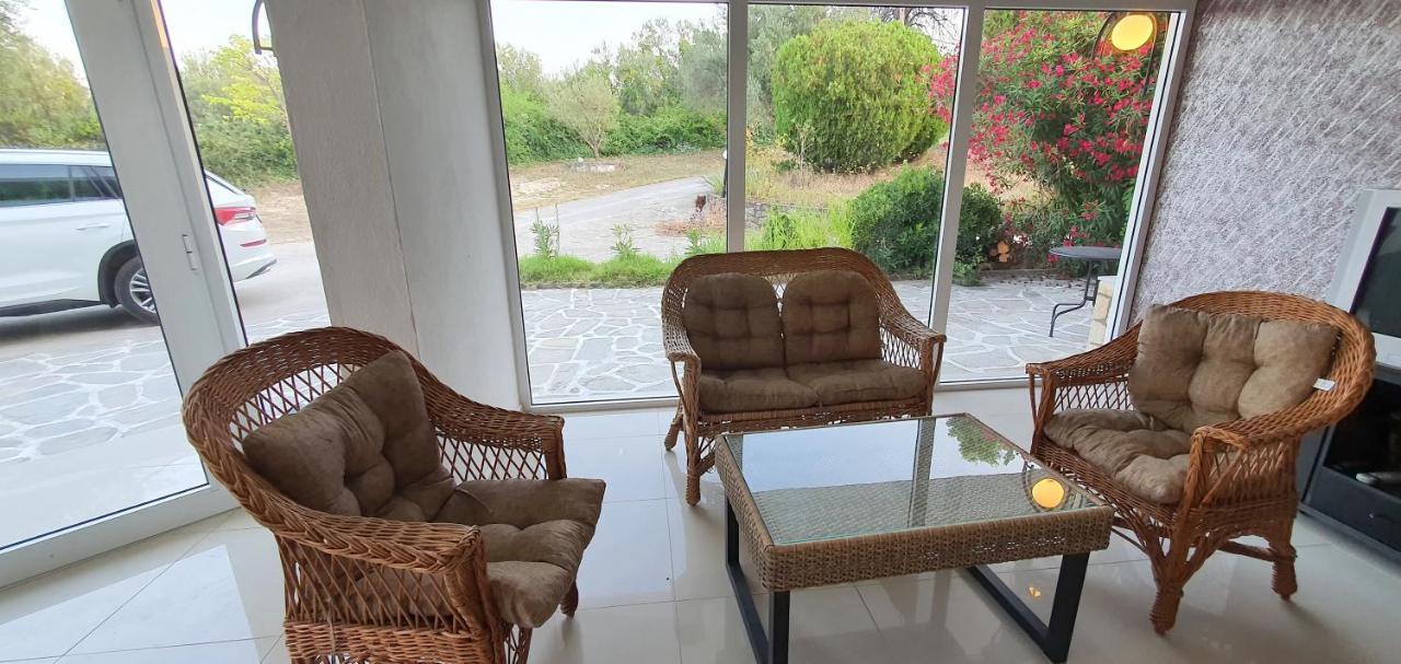 Hotel Pashos كريوبيجي المظهر الخارجي الصورة