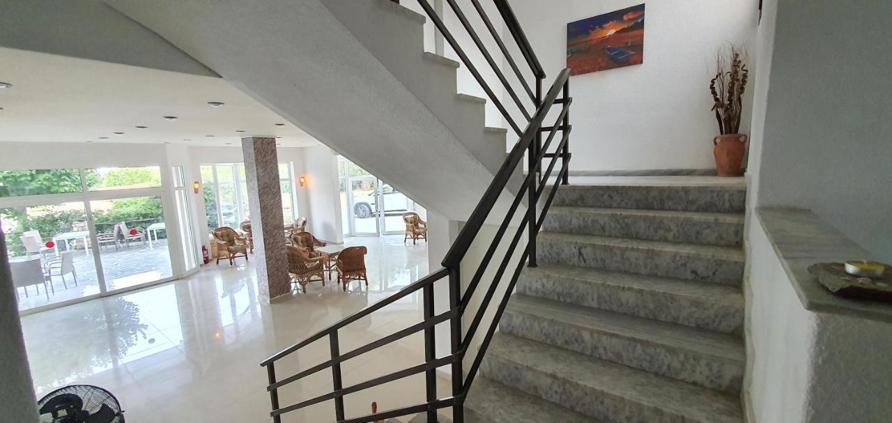 Hotel Pashos كريوبيجي المظهر الخارجي الصورة