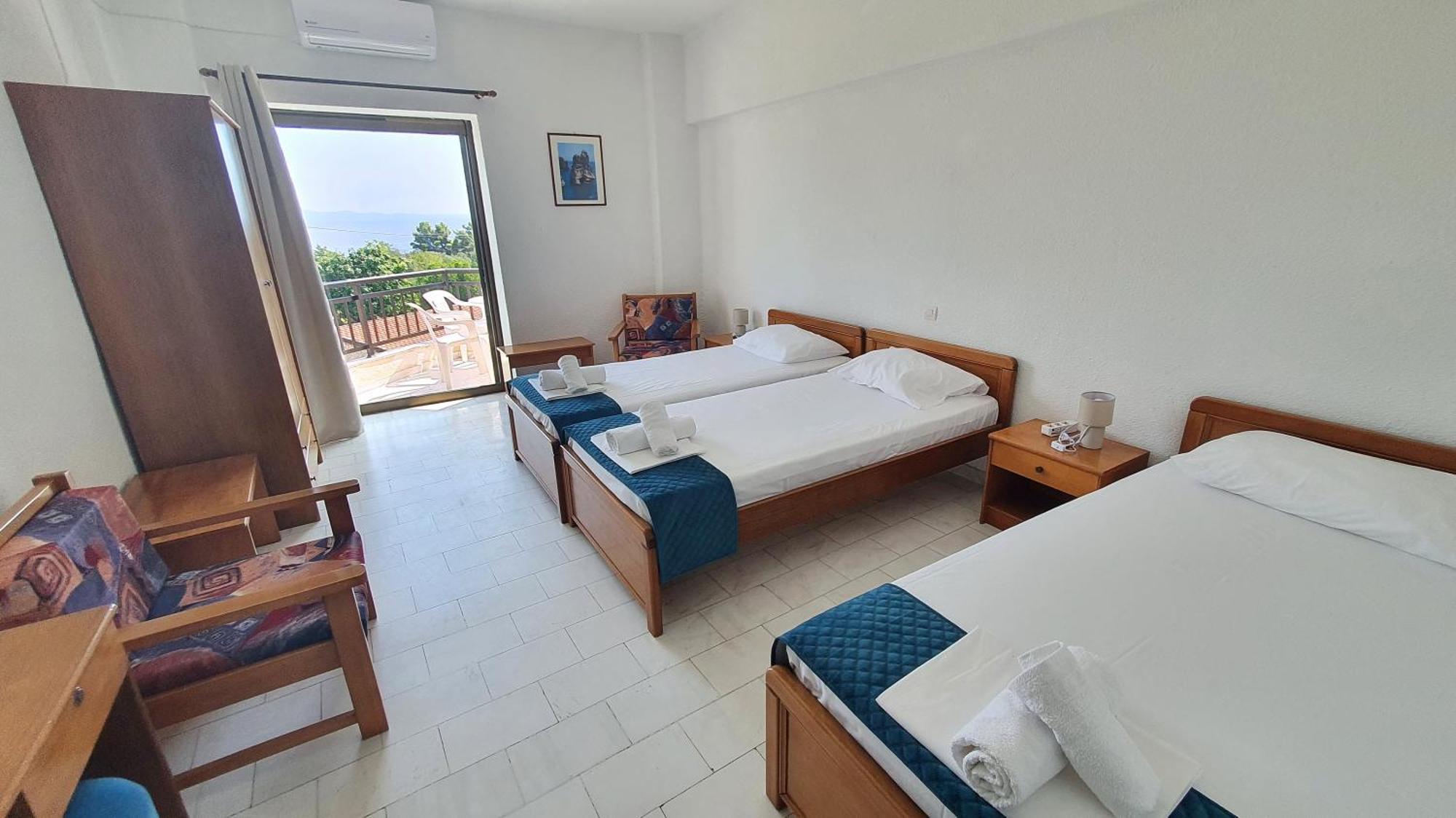 Hotel Pashos كريوبيجي المظهر الخارجي الصورة