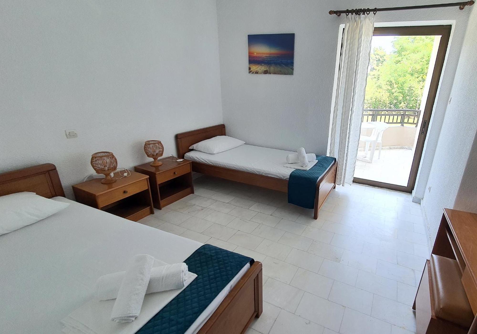 Hotel Pashos كريوبيجي المظهر الخارجي الصورة